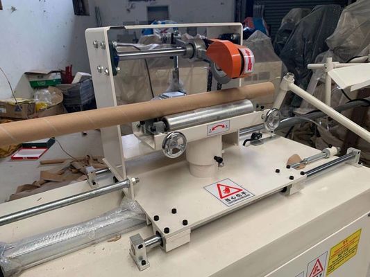 Máquina automática de fabricação de núcleos de papel higiénico